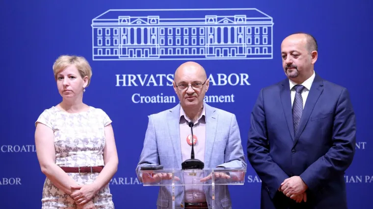 Valutna klauzula za kredite u &scaron;vicarskim francima ni&scaron;tetna: Banke plaćaju 10 milijardi kuna?