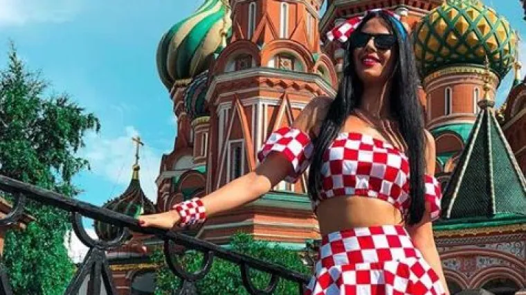 Ivanu Kn&ouml;ll iznenadila ki&scaron;a, ali seksi kompletić za polufinale ostao je postojan