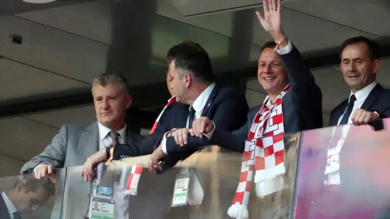 Jandroković i Plenković u dru&scaron;tvu &Scaron;ukera iz lože bodre Vatrene