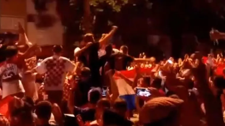 VIDEO Sramota: Dječak na obljetnicu genocida pobjedu Hrvatske proslavio uz povik 'Nož, žica, Srebrenica'