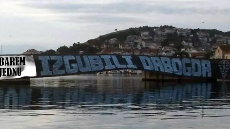 Urnebesna montaža osvojila internet, samo jedno je preostalo protivnicima repke!