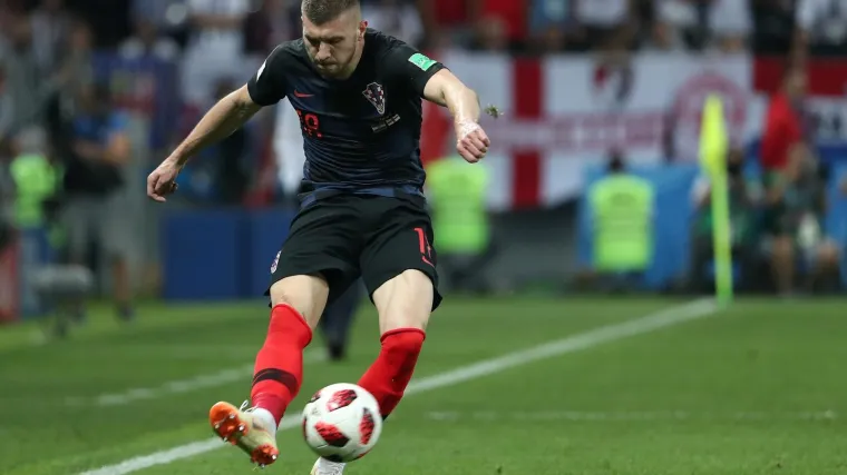 Veliko srce Rebića: Biv&scaron;i suigrač otkrio da je platio kredite svima u selu