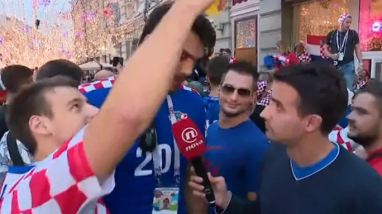 Dok je hrvatska zvijezda NBA lige pričala, jedan navijač ga zalio pivom