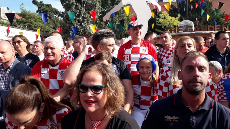 FOTO Premijer Plenković utakmicu Hrvatska-Francuska prati s navijačima