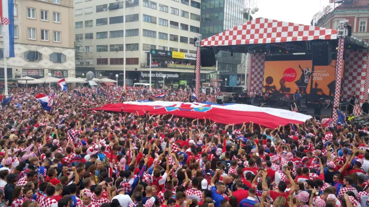 Na javnim mjestima u Zagrebu finale pratilo 35.000 navijača: O&scaron;tećeno nekoliko automobila