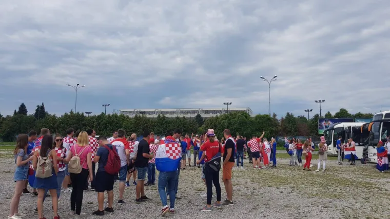 Na doček u Zagreb stigli iz BiH: Putovali šest sati, nisu spavali, ali ne prestaju s pjesmom