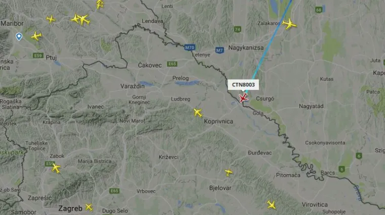 Avion Vatrenih u letu nad Trgom: Ova ih je poruka dočekala ulaskom u hrvatski zračni prostor