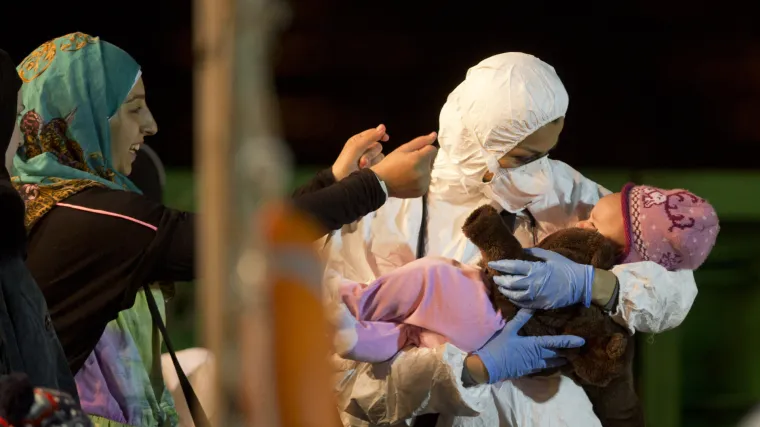 Migranti se iskrcali u talijansku luku po&scaron;to su ostale članice EU-a pristale na kompromis