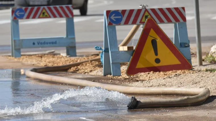 Ekipe Vodoopskrbe na terenu, iz Holdinga mole građane za strpljenje