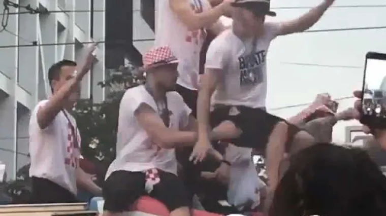 Dečki koji će si uvijek međusobno pomagati: pogledajte kako su ovaj put Vidu spasili od pada s busa