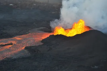 Užareni 'projektili' iz vulkana Kilauea pogodili brod i ozlijedili 23 ljudi