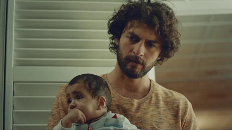 Obitelj je zabrinuta jer Filiz želi dokazati da je ona Mehmetova prava majka (Djevojka sa sela)