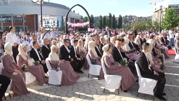 Sudbonosno 'da' izgovorilo je 60 parova