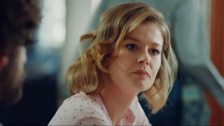 Svi u obitelji žele saznati o kojem djetetu Filiz govori (Djevojka sa sela)