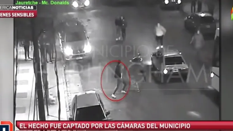 Vratar izboden nožem: Kamere snimile obračun argentinskih nogometa&scaron;a ispred noćnog kluba