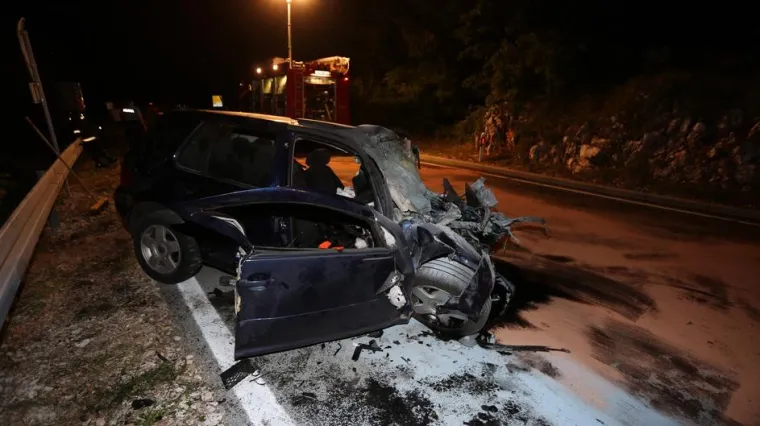 Labin&scaron;tina u tuzi: U te&scaron;koj prometnoj nesreći poginula dva mladića