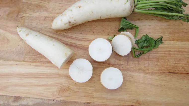 Bijela rotkvica: biljka za mršavljenje i rješavanje celulita