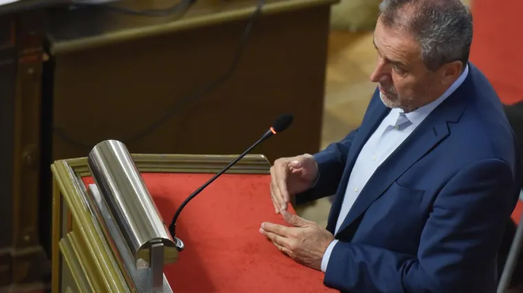 'Izgradit ću nacionalni nogometni stadion, a vi možete crknuti od tuge'