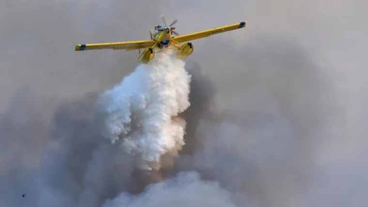 Na terenu osam vozila, dignuti i air tractori