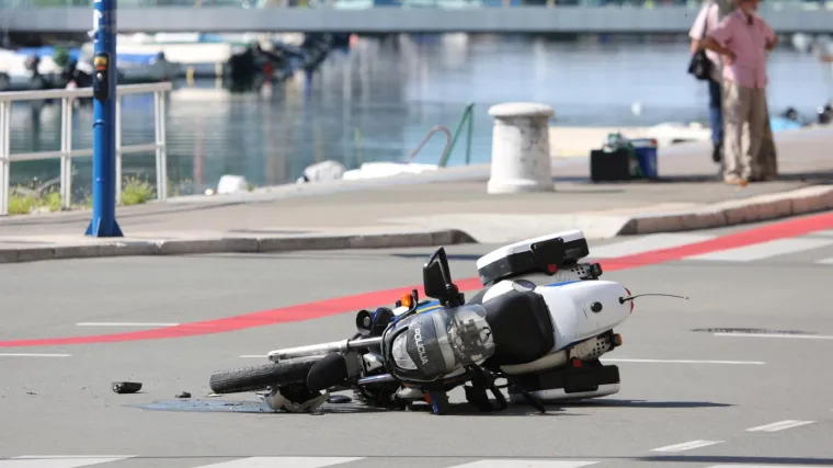U Rijeci stradao policajac na motociklu: Bio je pri svijesti u vozilu Hitne pomoći