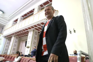 Dok je trčao: Četvorica mladića opljačkala HDZ-ovog zastupnika