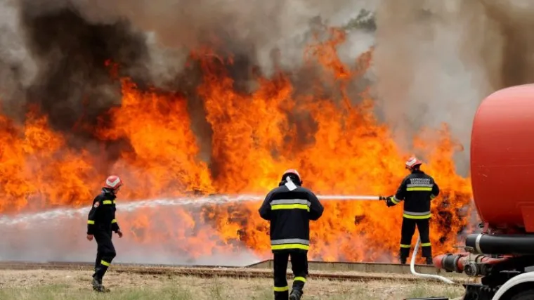 Upaljačem zapalio suhu travu i izazvao požar kod Kistanja
