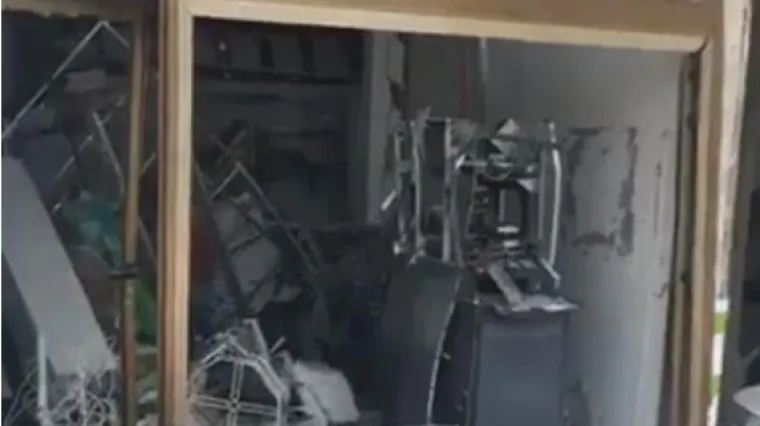 Eksplozija usred noći: plinom raznijeli bankomat i nestali s novcem