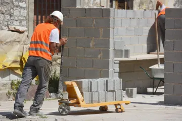Hrvatskoj nedostaje radne snage: Prijeko potrebni kuhari, tesari, zidari i zavarivači