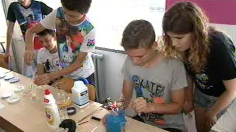 Djeca ljeti vole &scaron;kolu: Neke od njih umjesto na plaži zatekli smo u osnovnoj &scaron;koli u Samoboru