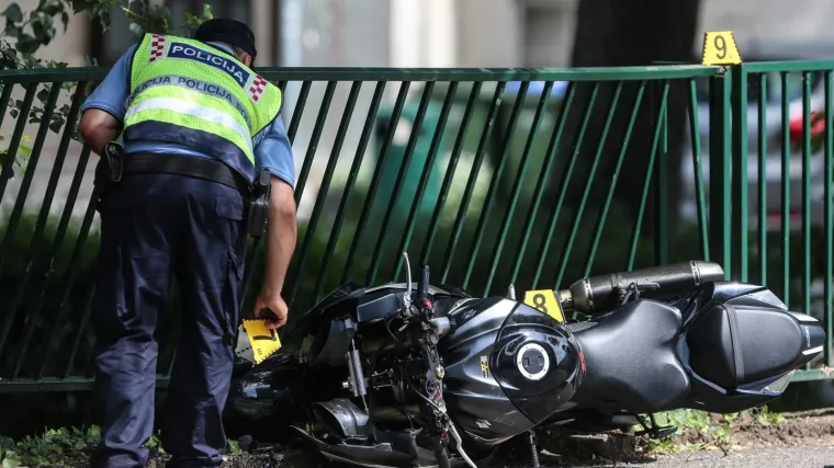 U bolnici preminula pješakinja (18) koju je jutros na nogostupu pokosio pijani maloljetni motociklist (16)