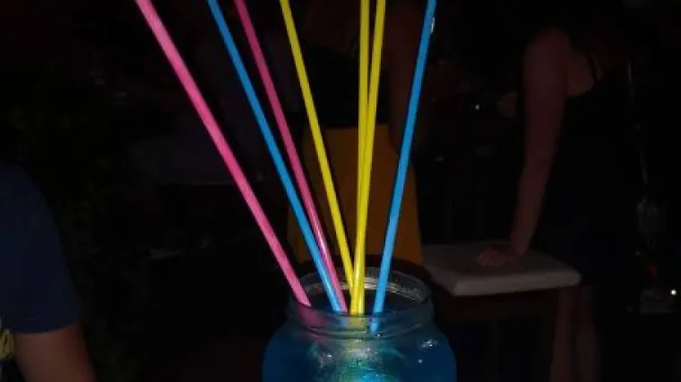 'Vrh hrvatskog ugostiteljstva': Dođete u kafić i koktel Vam serviraju u tegli od krastavaca!