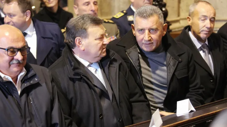 Grabar-Kitarović odlikovala umirovljene generale Gotovinu i Markača