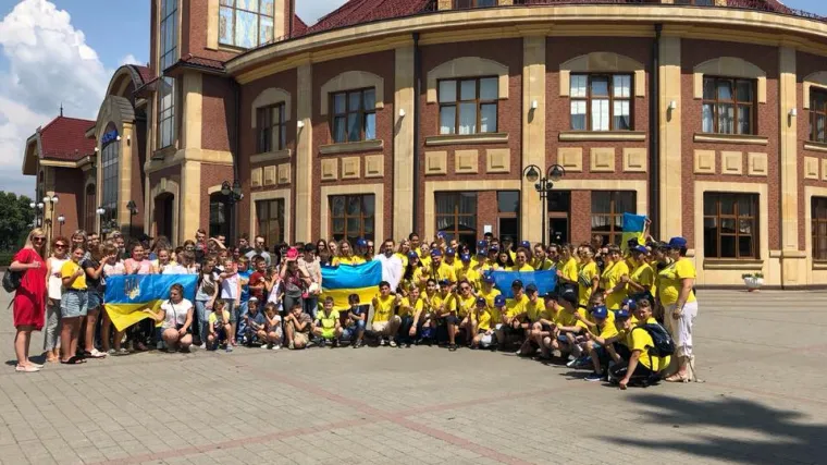 Umjesto djece iz ratnih područja poslali djecu političara