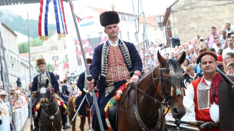 Ministar obrane čestitao pobjedniku 'Alke': 'Ova pobjeda danas na Oluju ima poseban značaj'