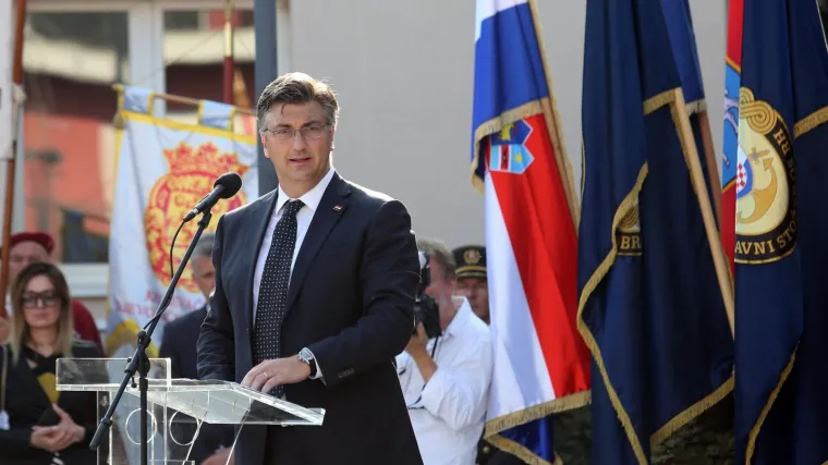 '&Scaron;to je previ&scaron;e, previ&scaron;e je'