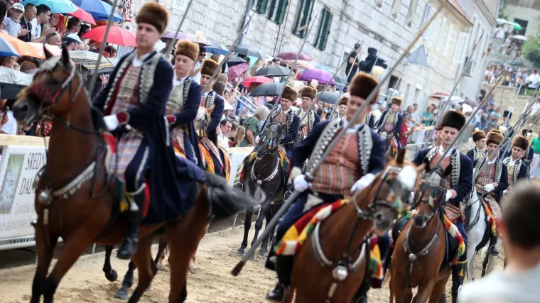 Vojvoda nahvalio državni vrh, najveći pljesak dobio Dalić