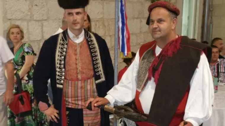 'Alka ne trpi ni &scaron;krtost ni žalost': RTL na gozbi s alkarima svjedočio tradicionalnom oblačenju
