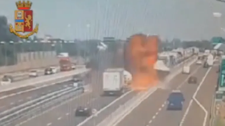 Policija objavila trenutak sudara kamiona i cisterne koji je izazvao vatrenu kuglu kod Bologne