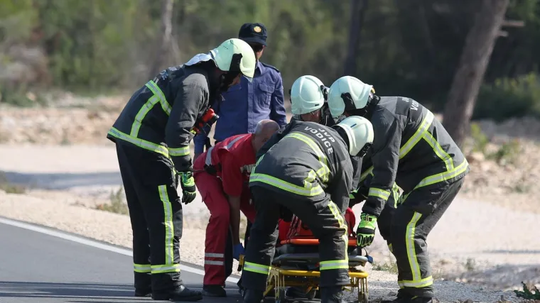 Frontalni sudar u Istri: Vatrogasci vadili ljude priklije&scaron;tene u vozilima