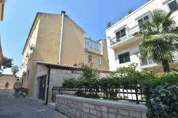 Policija istražuje Zadranina: Odbio iznajmiti apartman gay paru