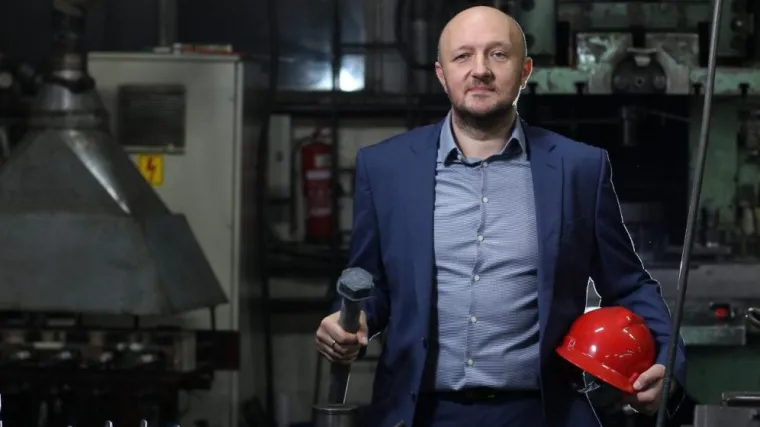 Demantij članka 'TAMNA STRANA &Scaron;KVERA: Debeljak je dao otkaz svim vozačicama i ostavio samo mu&scaron;ke vozače, a sada prodaje priču o brizi za obitelj'