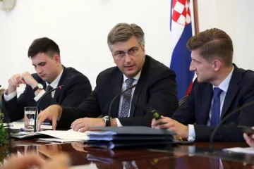 Brdo natječaja: Vlada usred ljeta traži skoro 300 novih zaposlenika