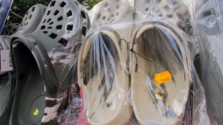 Nema vi&scaron;e 'Crocsica'?! Poznata tvrtka obuće zbog gubitaka zatvara svoje tvornice!