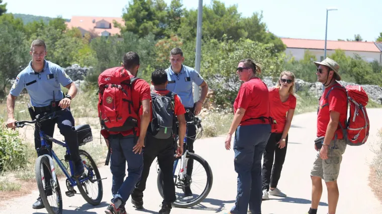 Nestao pri potapanju čamca: Policija i HGSS tragaju za 57-godi&scaron;njakom