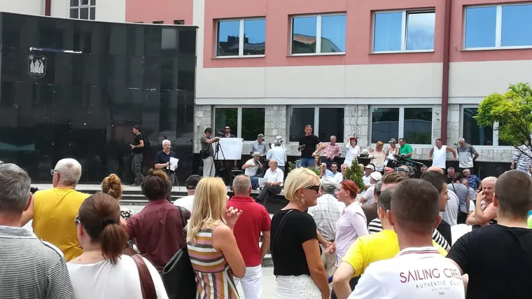 Bihać prosvjedovao zbog problema s migrantima: 'Institucije ne čine ni&scaron;ta!'