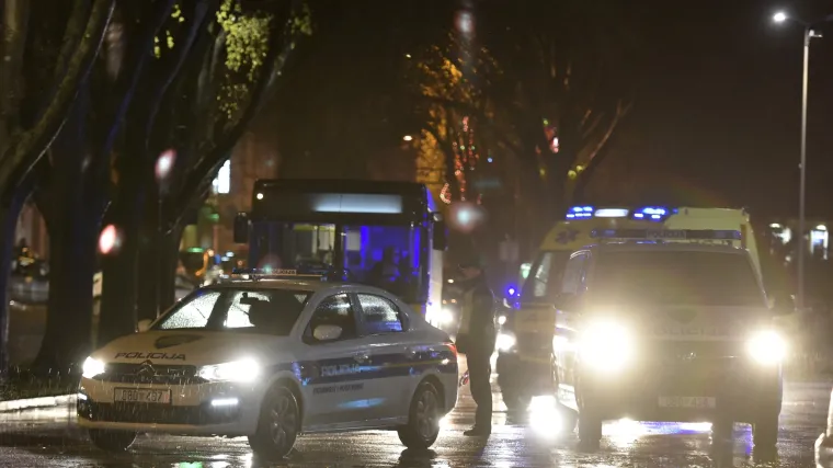 Pješak teško stradao u Puli: 28-godišnjak jurio Mercedesom i pokupio ga na 'zebri'