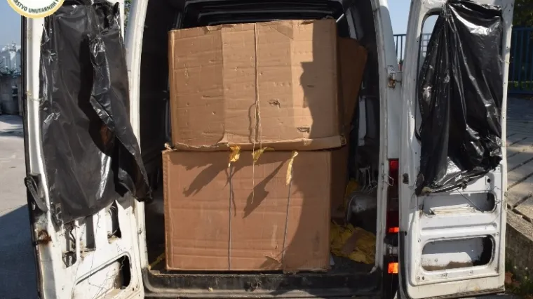 Policija u Dubravi uhvatila dvojac u trenutku pretovara gotovo 900 kilograma duhana