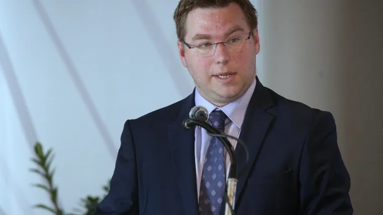 Nisu se mogli vratiti na brod usred nevremena: U pomoć im priskočio ministar rada Pavić