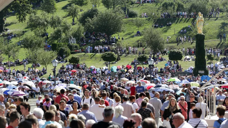 Gužve na cestama za Veliku Gospu: Policija upozorila vozače da paze na hodočasnike