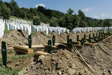 Negira genocid u Srebrenici i kaže da su zločine počeli 'muslimani u ustaškim odorama'